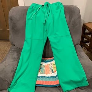 NWOT urbane scrub set